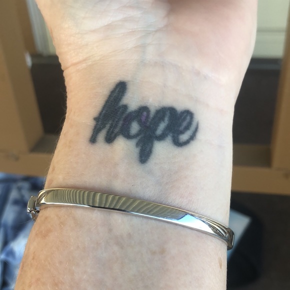 Beautiful Crystal Fashion Bracelet - Picture 8 of 13